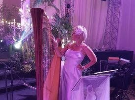 Harpist Chiara Capobianco - Harpist - San Diego, CA - Hero Gallery 4