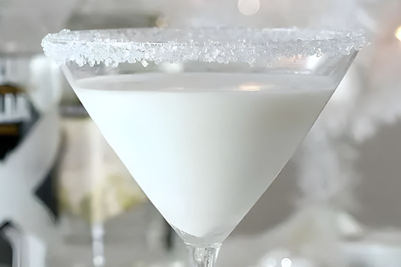 Winter wonderland theme party - white chocolate snowflake martini