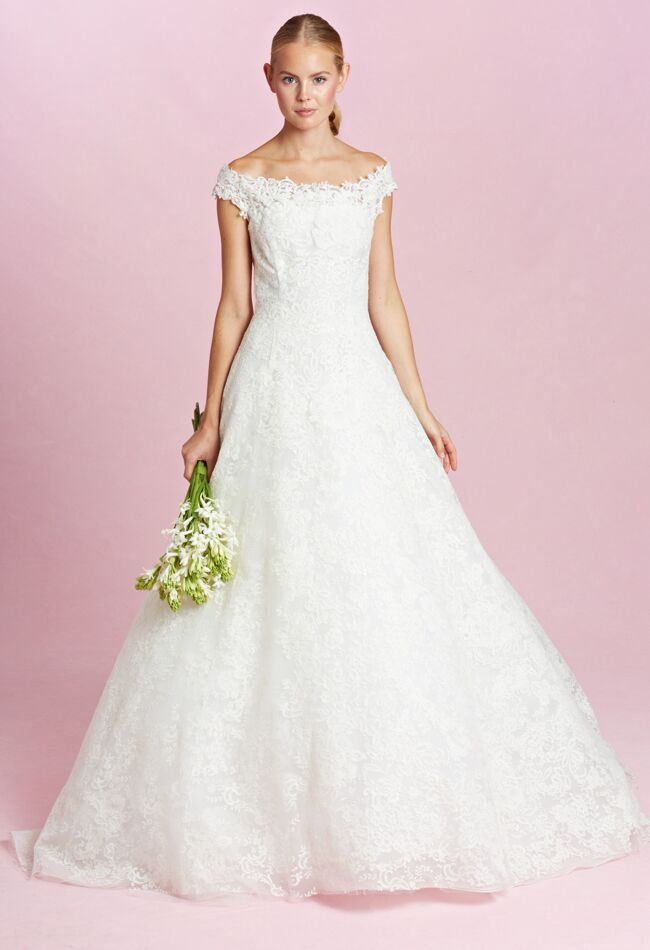 Oscar de la Renta Wedding Dresses Fall 2015: Bridal Fashion Week Photo