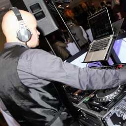 Move The Crowd DJ Entertainment, profile image