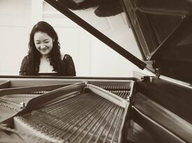Yumi Palleschi - Pianist - Montreal, QC - Hero Gallery 2
