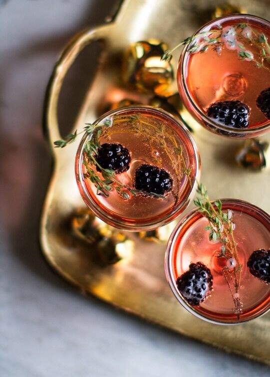 6:30 pm | Cocktail Hour with drinks, appetizers and mingling!