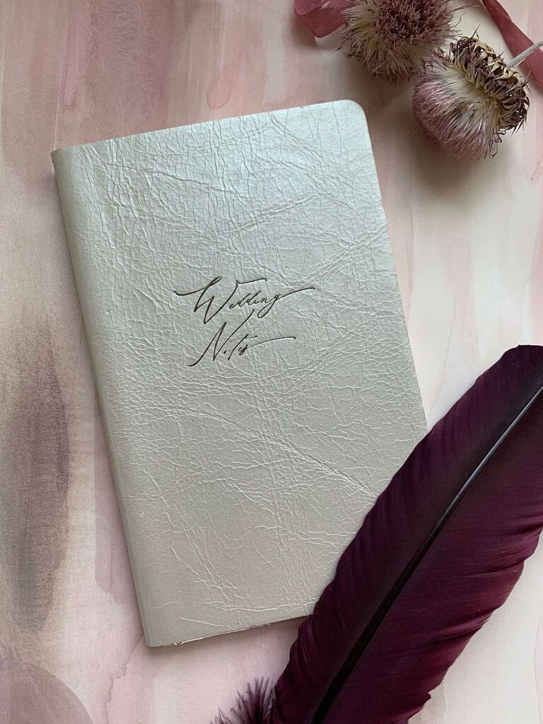 carnet de planification de mariage avec couverture en cuir