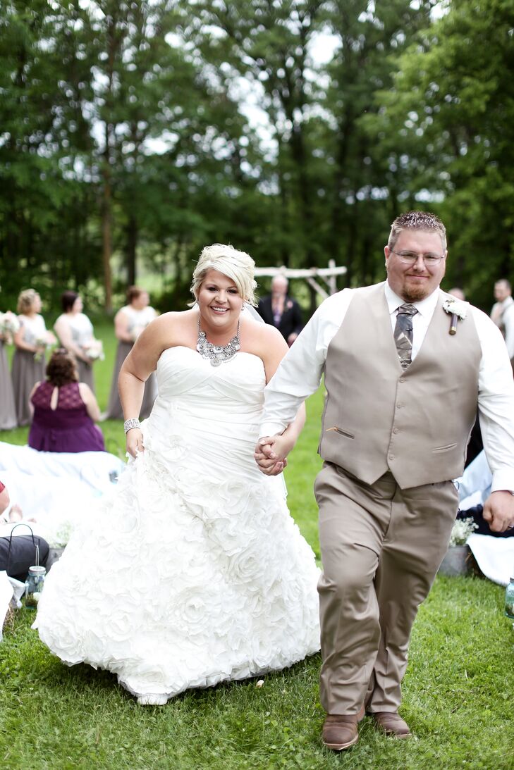 A Country Wedding At Rum River Vineyard In Hillman Minnesota