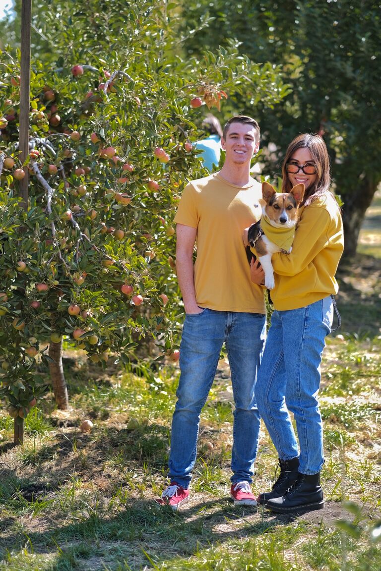 Second annual family pic with Whisky at an apple farm!