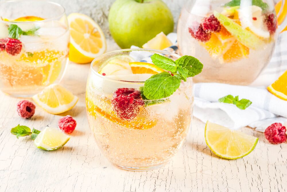 white wine spritzers