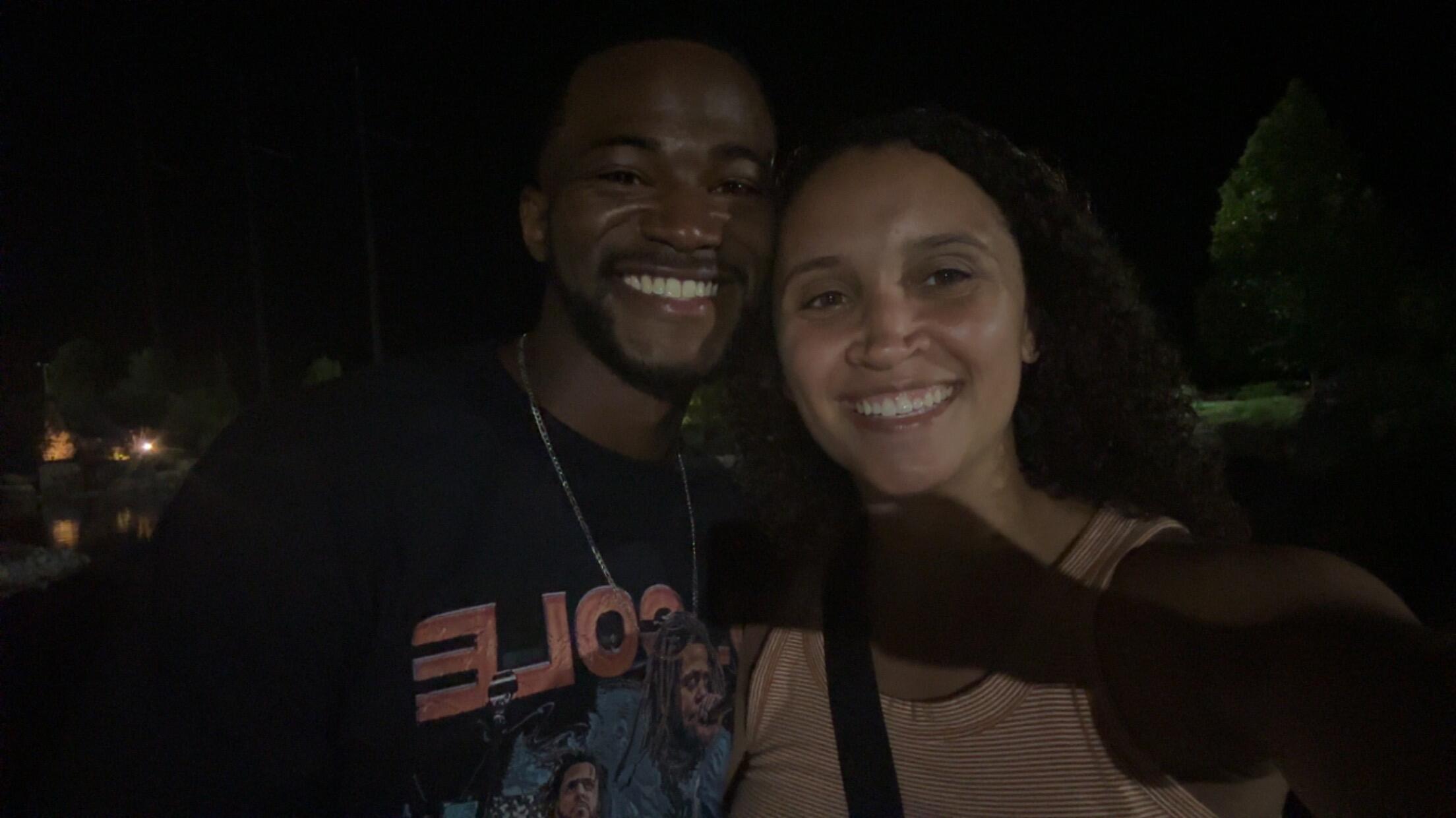 Though Mackenzie likes to joke that their first date was at Taco Bell (there’s nothing open in Macon on a Monday!), Tevin officially asked Mackenzie out for “D&D” by leaving a post-it note in her planner. They went to D. Rowe’s in Columbia. 