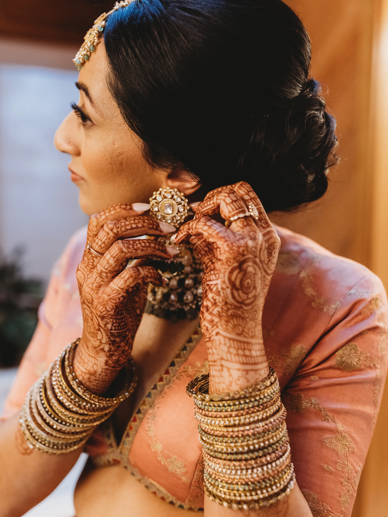 wedding henna idea with flowers