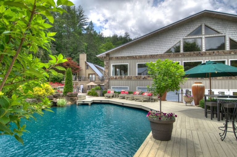  Pre-arrival day, primarily for just the wedding party and family, to become familiar with the estate.