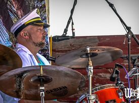 Whole Yachta Love - Yacht Rock! - Cover Band - Mequon, WI - Hero Gallery 3