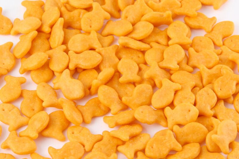 Goldfish crackers - mermaid party ideas