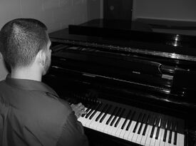 Experienced Pianist - Pianist - Bayonne, NJ - Hero Gallery 2
