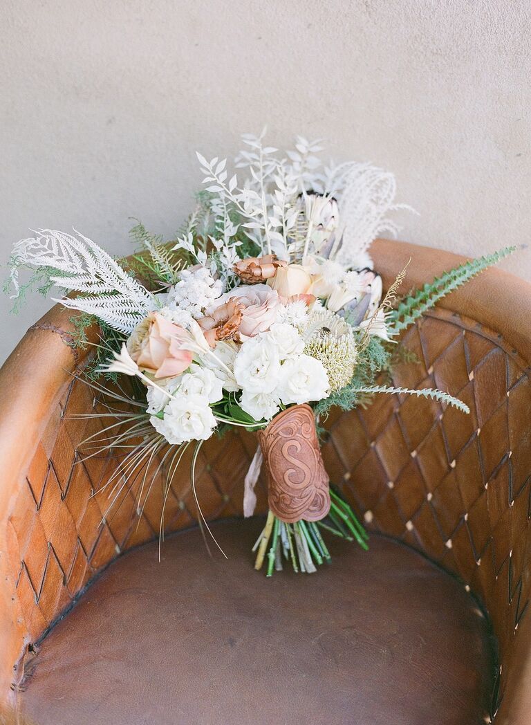 14 Pretty Ideas For Wrapping Your Wedding Bouquet