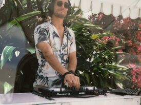 Pianist, DJ, One Man Band w/sax and guitar - Pianist - Miami, FL - Hero Gallery 4