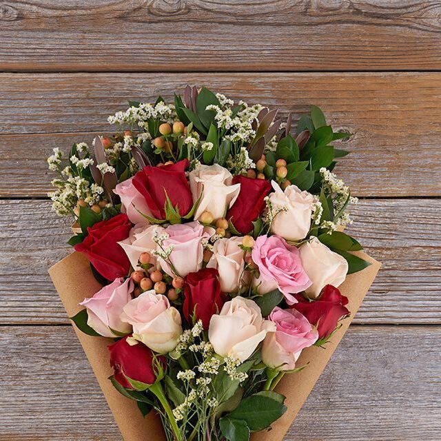 red pink blush rose valentine's day bouquet