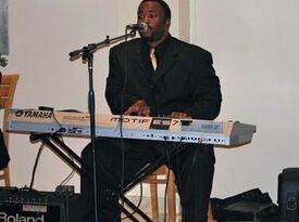 Phil O'Neal - Singing Pianist - Humble, TX - Hero Gallery 2
