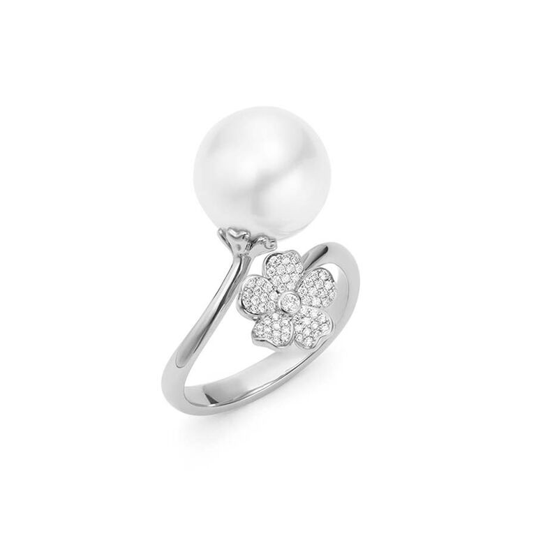30 Gorgeous Pearl Engagement Rings & What To Know About The Trend