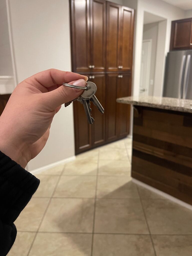 They moved in together and found their new home in Lake Elsinore, California. 