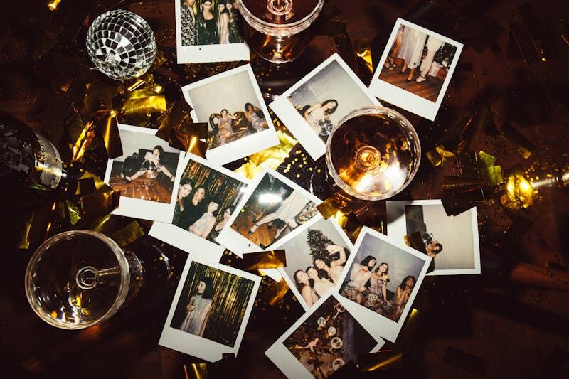 Apres ski party idea - polaroid pictures