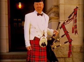 The Royal Piper - Celtic Bagpiper - New York City, NY - Hero Gallery 4