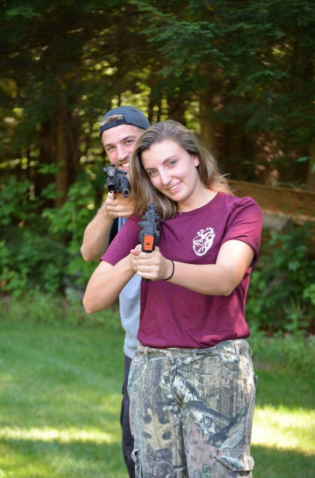 Sam met John's whole family and best friends. She learned how to play airsoft, a Westerhof tradition. 