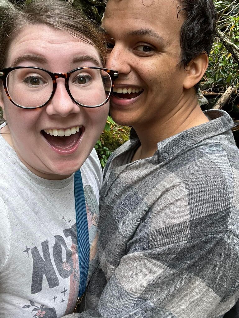 Ashlee and Jonathan embrace the goofiness of their personalities and can’t help but laugh as they try to get photos. Their motto is “We take good photos, we swear”