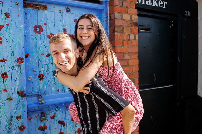 We celebrated our engagement with the most beautiful morning spent on the beaches of Brighton. 