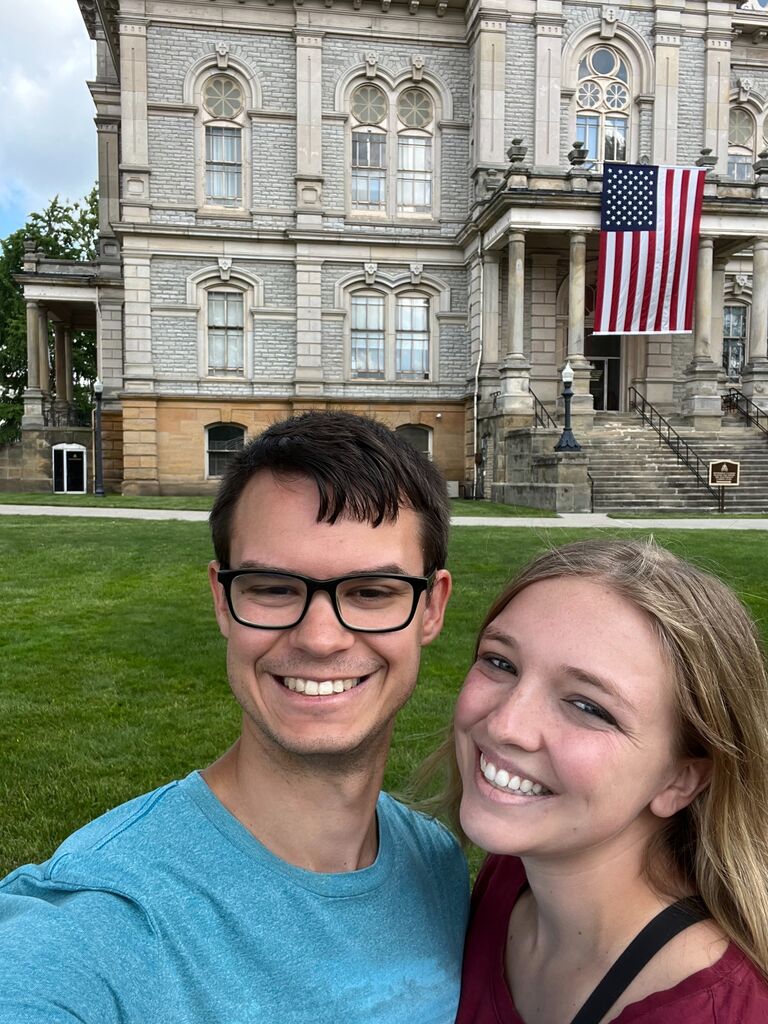 Jared makes the move to Newark while Gracie moves to Cleveland, embarking on long-distance again, two years later. 