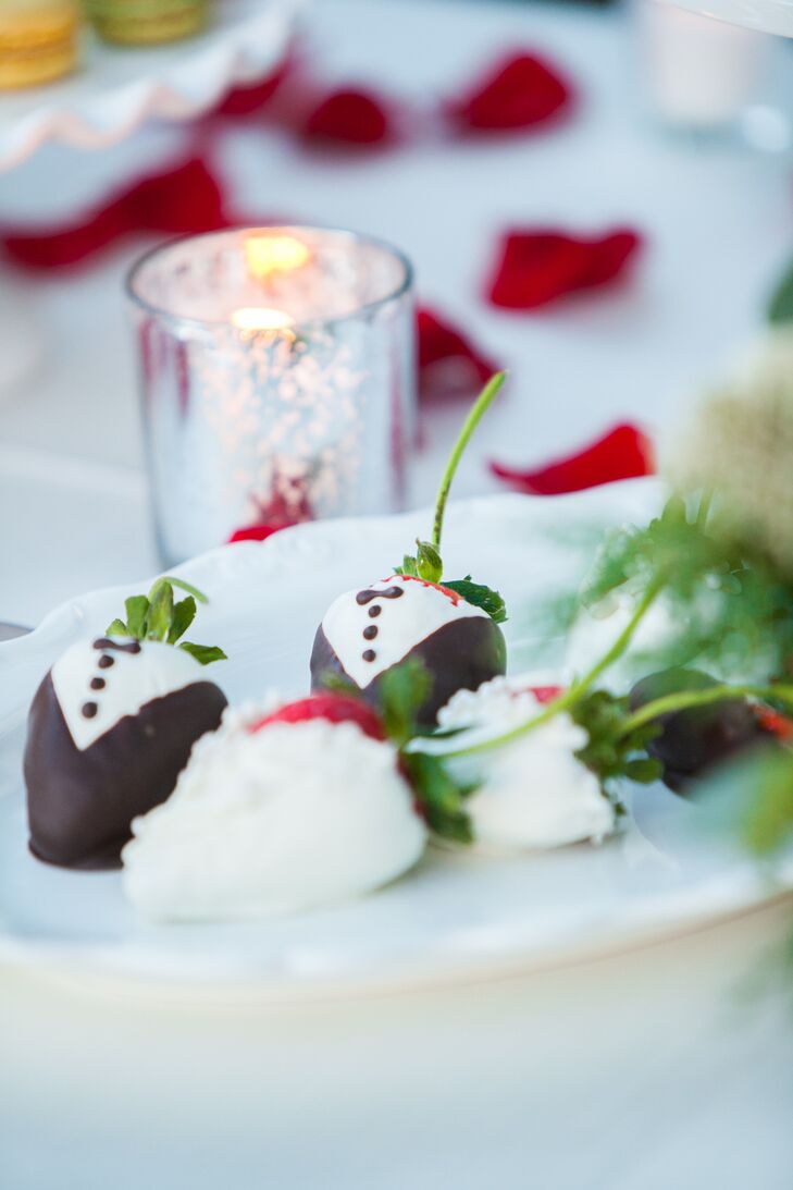 Bride And Groom Chocolate Covered Strawberries