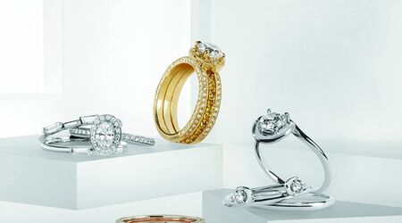 4,324 Cartier Shop Stock Photos, High-Res Pictures, and Images