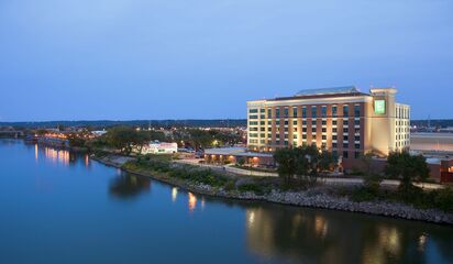 Embassy Suites East Peoria Hotel Riverfront Conf Ce