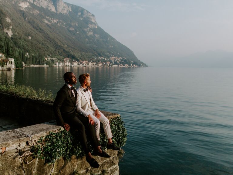 Romantic couple in Varenna, Italy.