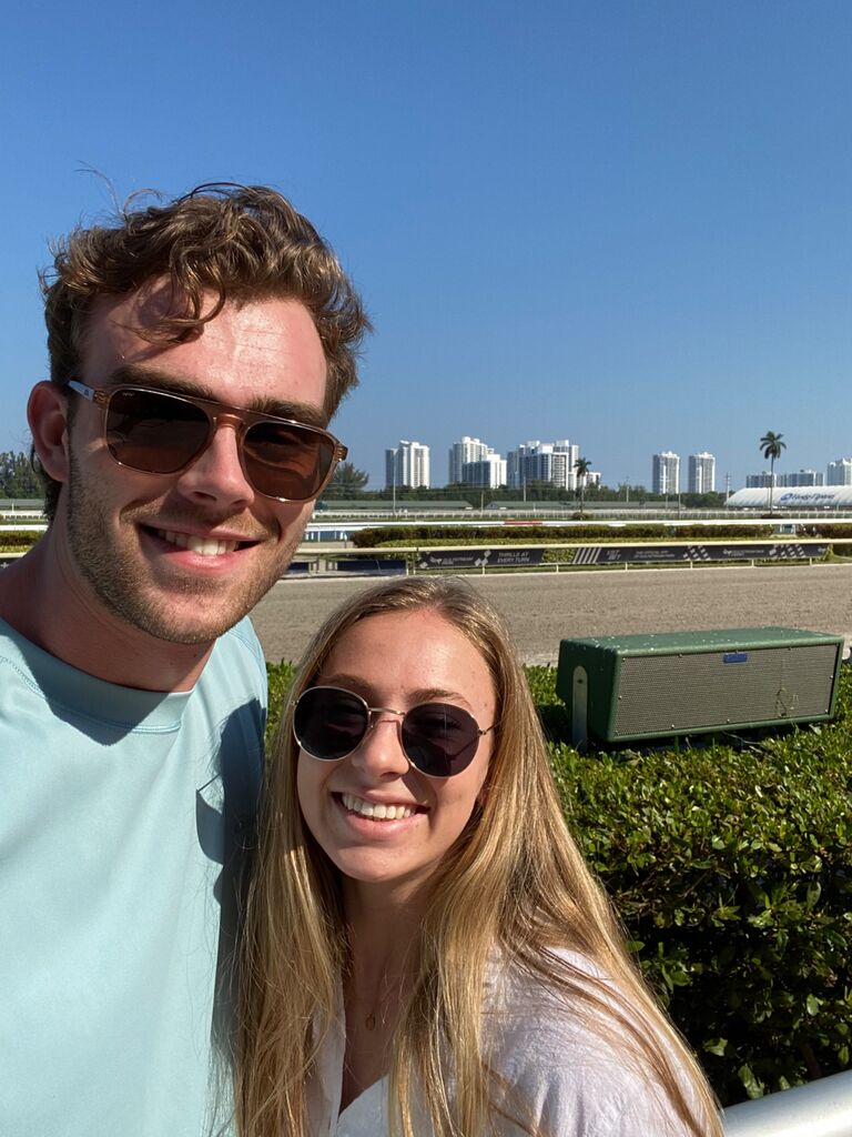 Spring break in Florida with friends! Found a horse racing spot nearby.
