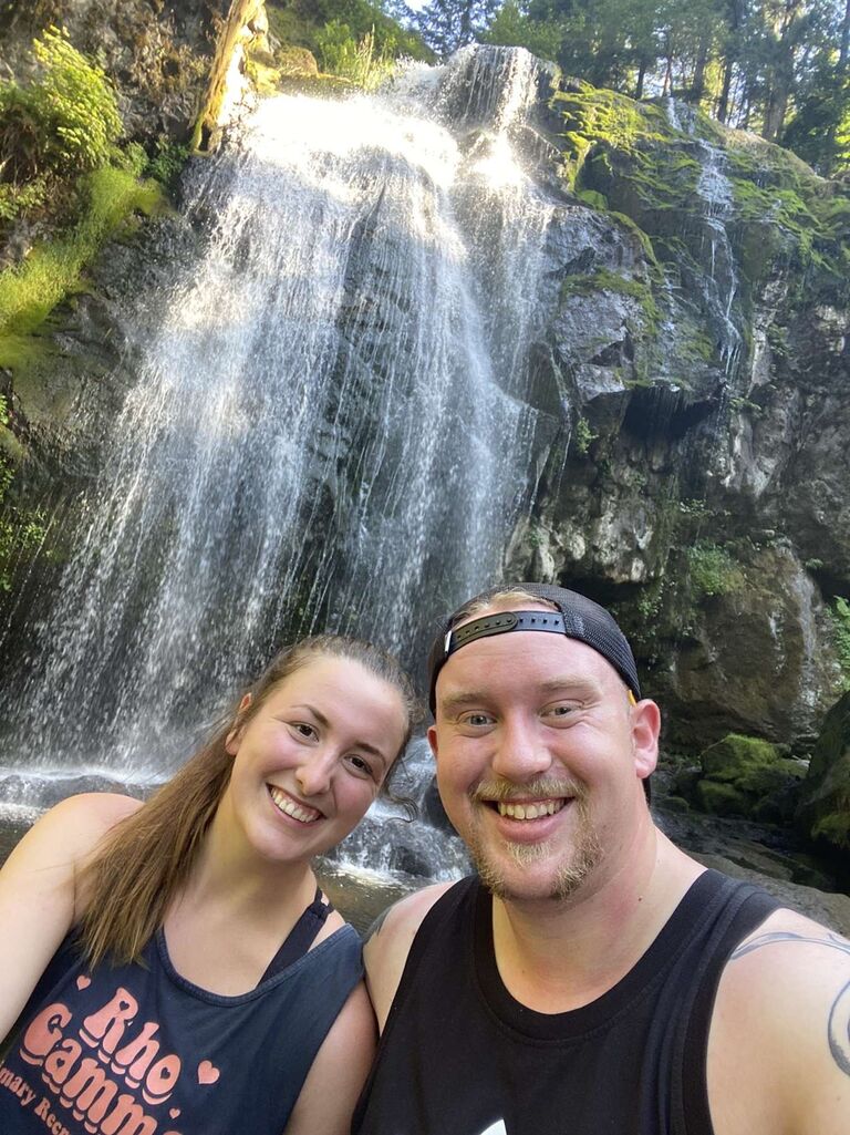Gavin & Liv went on their second meeting (as Gavin doesn't call it a date). Liv took him to one of her local hiking spots in Graham. Where they continued to get to know one another and take some beautiful drone videos!
