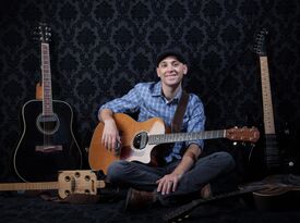 Aaron Goldfarb Guitar - Acoustic Guitarist - Austin, TX - Hero Gallery 2