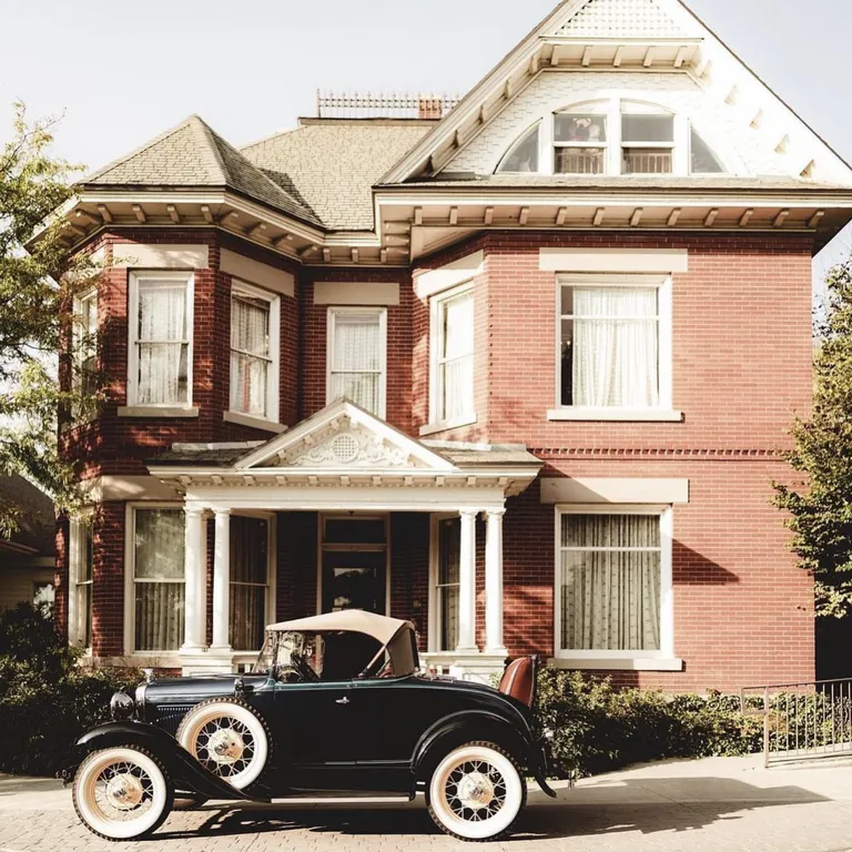 Eldredge Manor mansion wedding venue in Bountiful, Utah