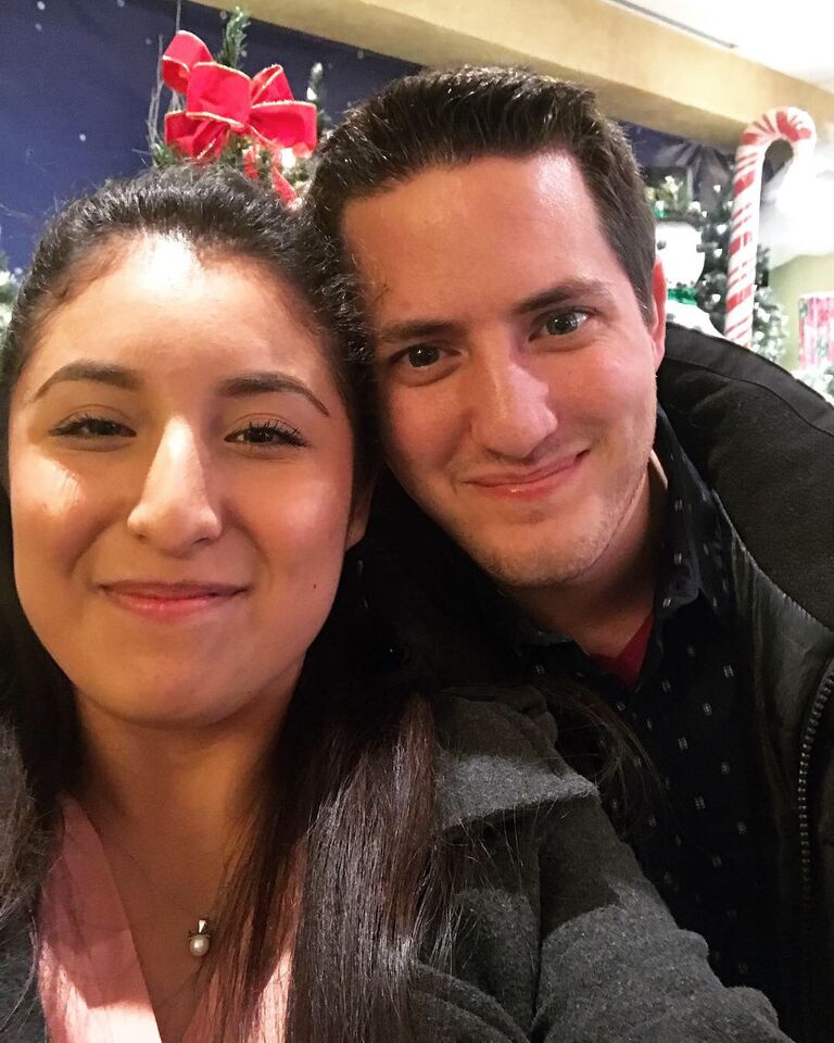 Jeff and Nancy's 6 months together. ***

Los seis meses juntos de Jeff y Nancy.