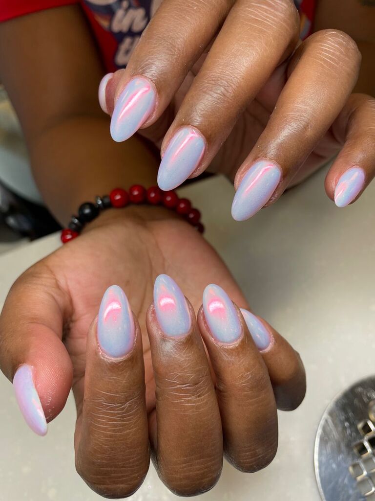 holographic wedding nail inspo