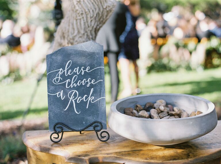 10 Wedding Signs and Their Sizes - Mockys