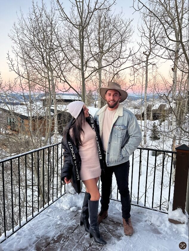 1st time Eden realizing what a cornball Jared is in his Aspen fit.