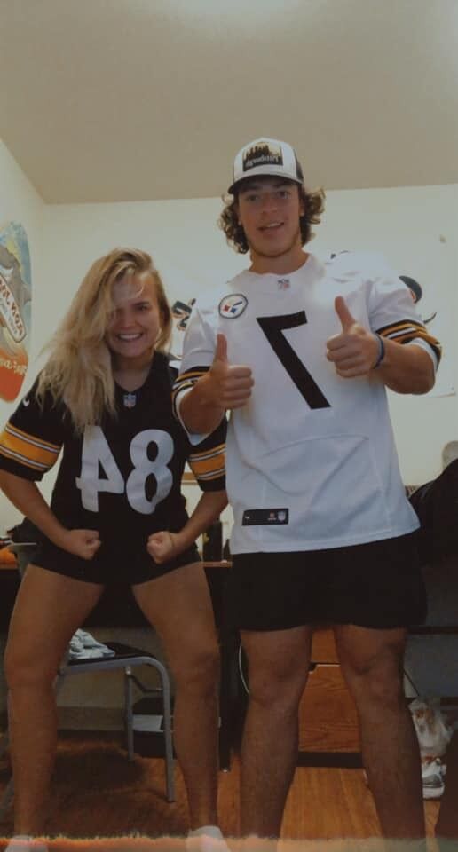 GO STEELERS! 

Caleb persuaded me into being a Steelers fan (my dads nightmare) and now were both big fans! Every game day our jerseys are on and terrible towels are swingin! 


Got to catch a game with Caleb during our long distance time here! 