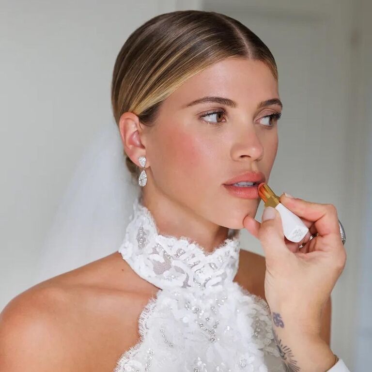 Glowy bridal makeup inspiration, 2024 wedding makeup trends