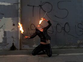 Jett Ashley Runaway - Circus Performer - San Diego, CA - Hero Gallery 4