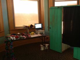 Becca's Photobooth - Photo Booth - Grapevine, TX - Hero Gallery 2