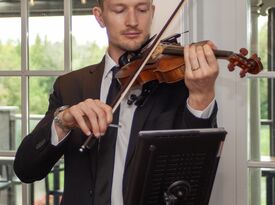 Liam Calhoun - Violinist - Violinist - Toronto, ON - Hero Gallery 1