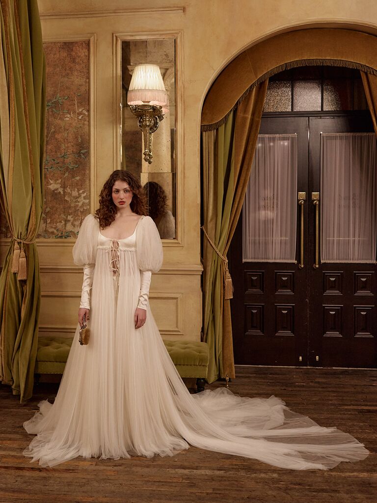 Cinq historically inspired wedding dress