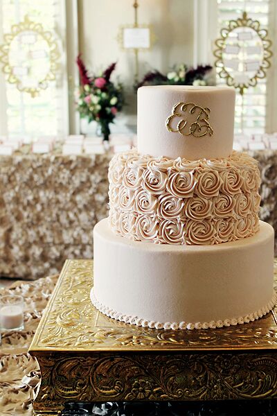 Maxie B S Bakery Dessert Cafe Wedding Cakes The Knot