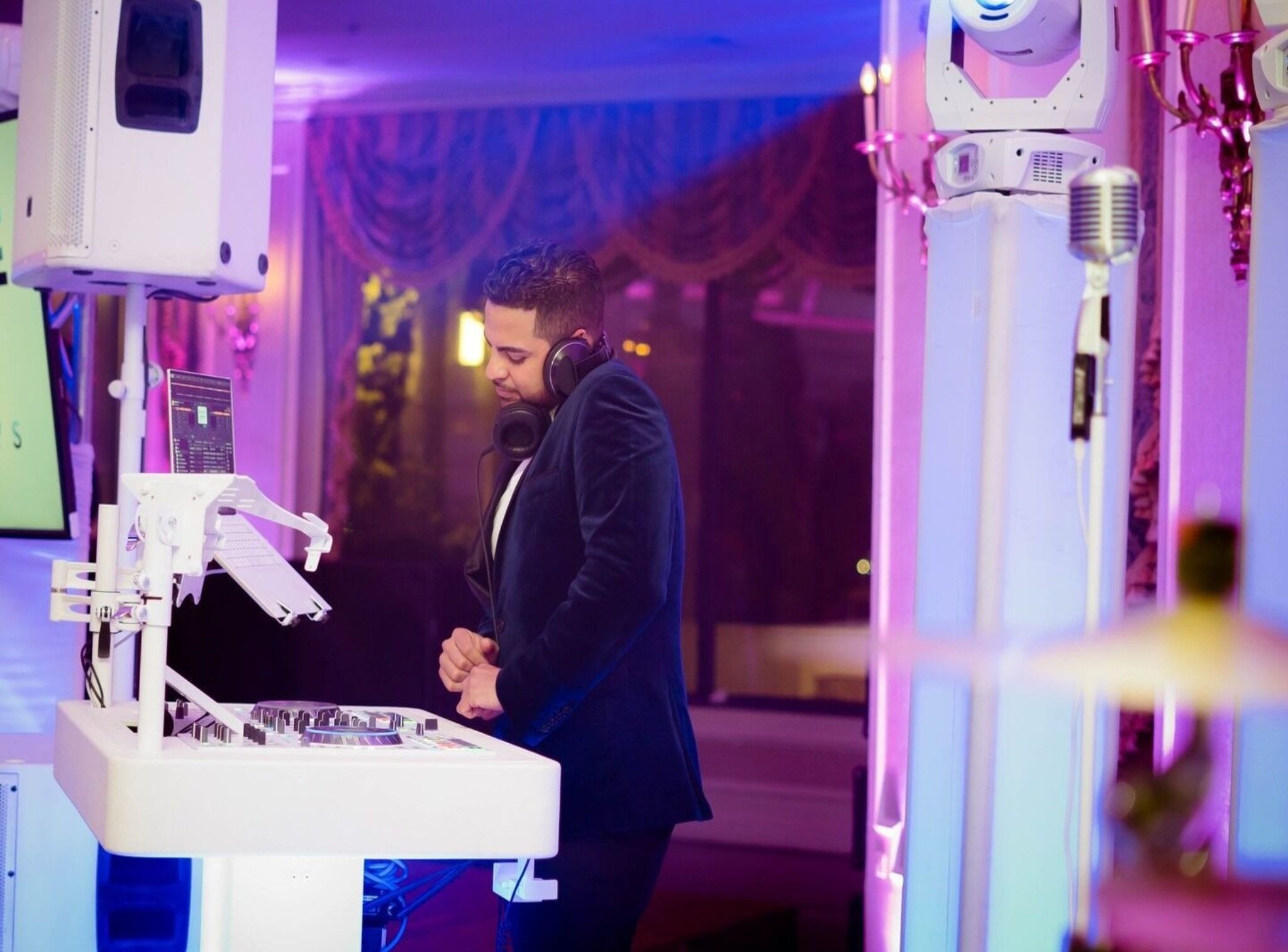 Ultimate Sound Disc Jockey wedding DJ in Mineola, New York