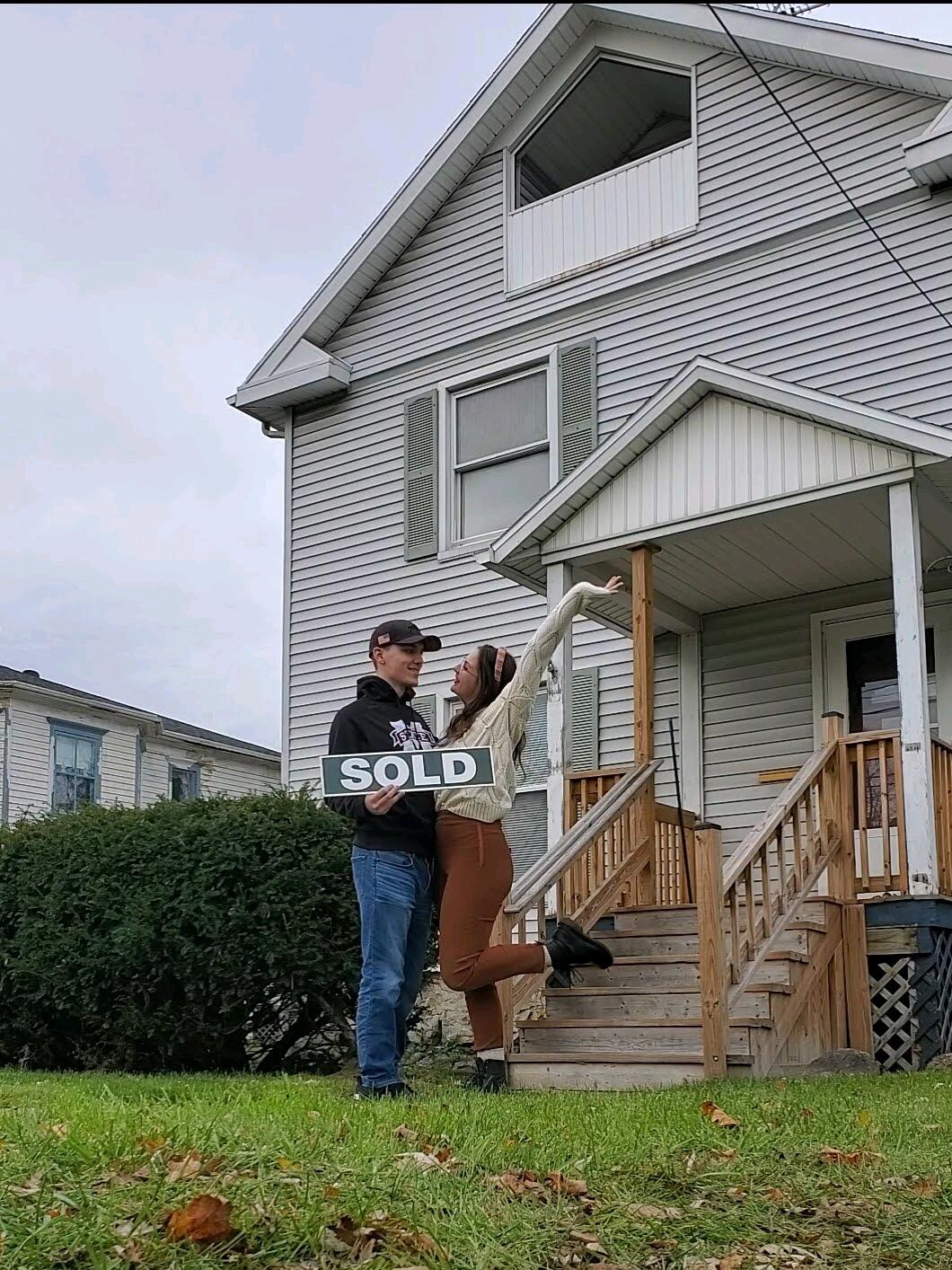 Ryan bought a house! After much hunting, they settled in LeRoy, NY, where Ryan's brother, Justin, had stayed. Four years later, Leeann's brother Greyson and his wife Sarah joined them all in LeRoy! The three couples and two sibling pairings have loved living close to each other in the same town!