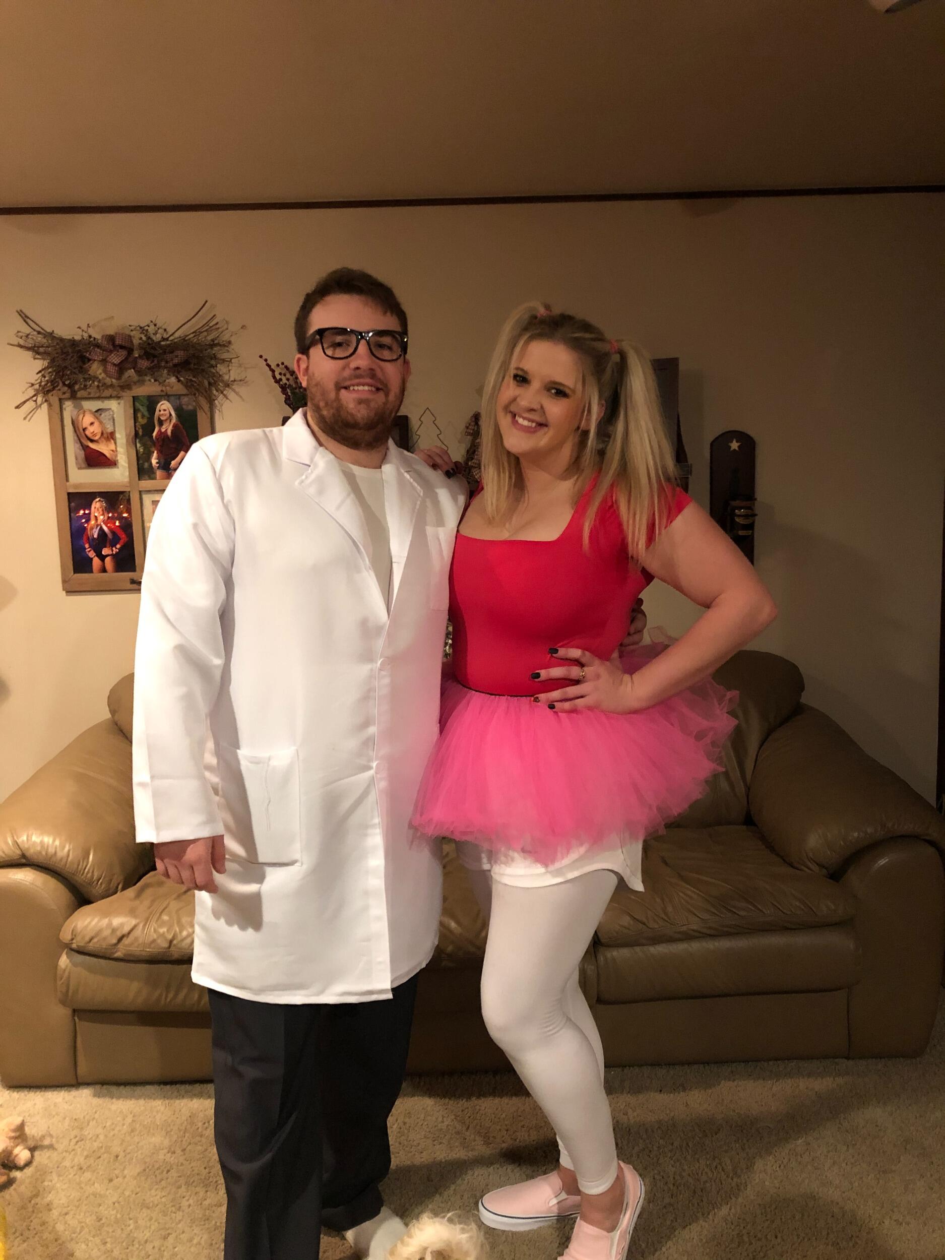 Dexter and DeeDee go to a Halloween party